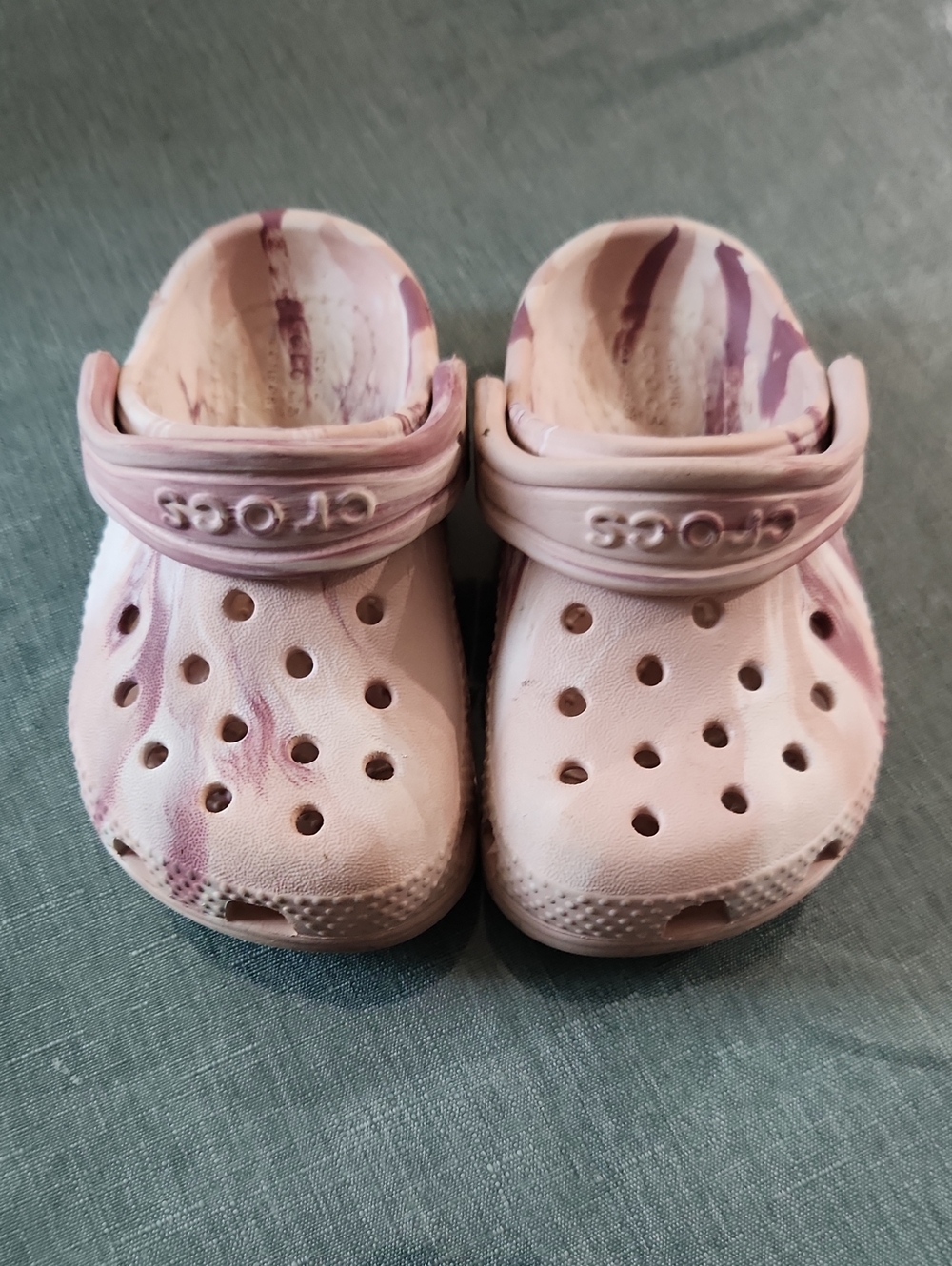 CROCS Kids Water Clogs in Pale Pink with Maroon Swirl